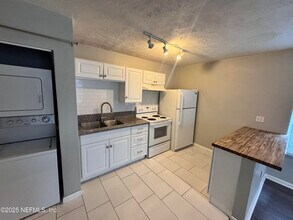1153 Walnut St in Jacksonville, FL - Building Photo - Building Photo