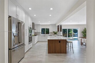 12985 Ortega Ln in North Miami, FL - Building Photo - Building Photo
