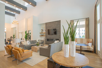 35 West at Champions Circle Apartments in Fort Worth, TX - Foto de edificio - Interior Photo