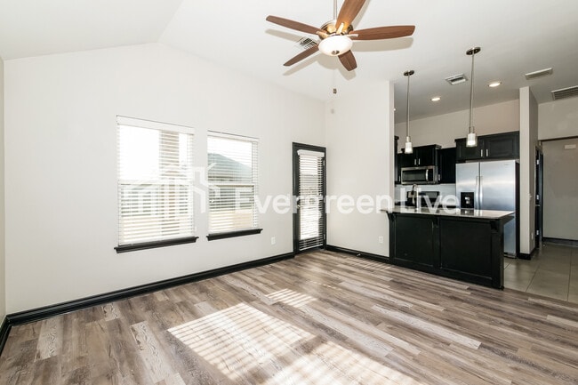 10512 NW 35th St in Yukon, OK - Building Photo - Building Photo