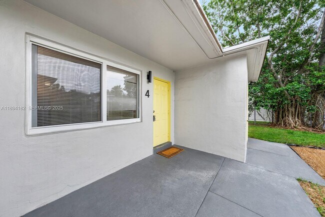 1210 NW 2nd St in Fort Lauderdale, FL - Foto de edificio - Building Photo