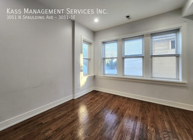 3051 N Spaulding Ave in Chicago, IL - Building Photo - Building Photo