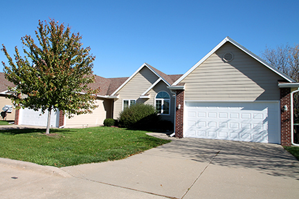 NW Ash Dr. in Ankeny, IA - Building Photo