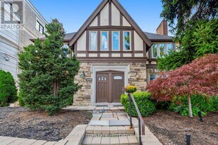 1208 Avenue Rd in Toronto, ON - Building Photo