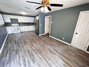 7022 Miss Muffet Ln N in Jacksonville, FL - Building Photo - Building Photo
