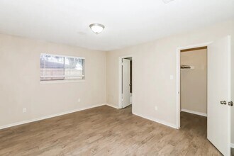717 Academy Ln in Deer Park, TX - Building Photo - Building Photo