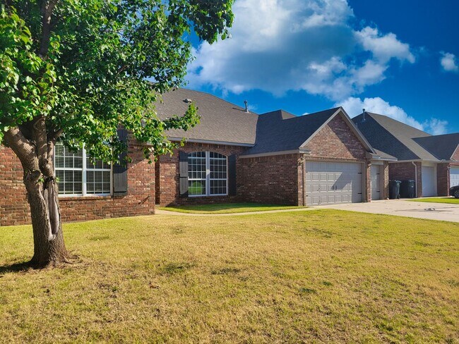 8821 NW 120th St in Oklahoma City, OK - Building Photo - Building Photo