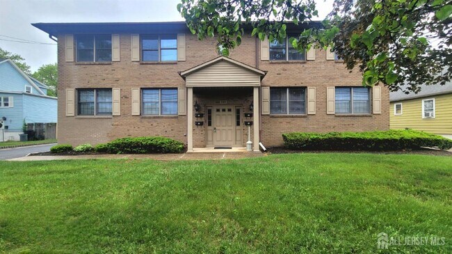 property at 505 Lincoln Blvd
