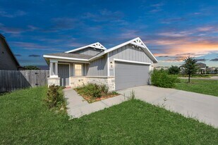 5735 Prairie Chapel Rd in Katy, TX - Building Photo