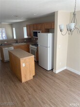 9477 Diamond Bridge Ave in Las Vegas, NV - Building Photo - Building Photo