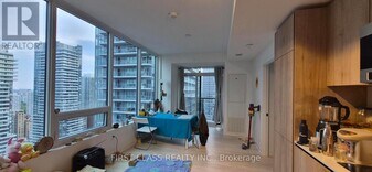 117 Broadway Ave in Toronto, ON - Building Photo