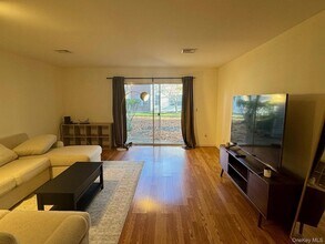 51 Deer Ct Dr in Middletown, NY - Foto de edificio - Building Photo