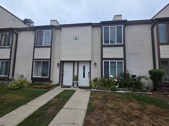 property at 2425 Arbor Ct