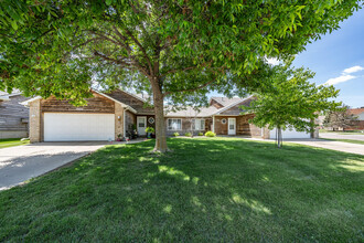 Cottage West Twin Homes in Sioux Falls, SD - Building Photo - Building Photo