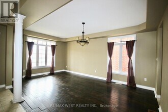 152 The Queensway in Barrie, ON - Building Photo - Building Photo