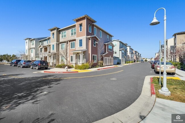 101 Jetty Dr in Richmond, CA - Foto de edificio - Building Photo