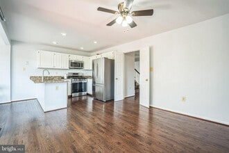 44022 Gala Cir in Ashburn, VA - Building Photo - Building Photo