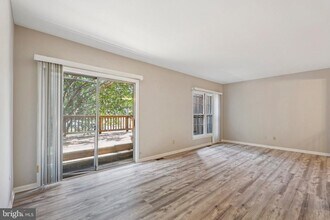 2917 Village Spring Ln in Vienna, VA - Building Photo - Building Photo