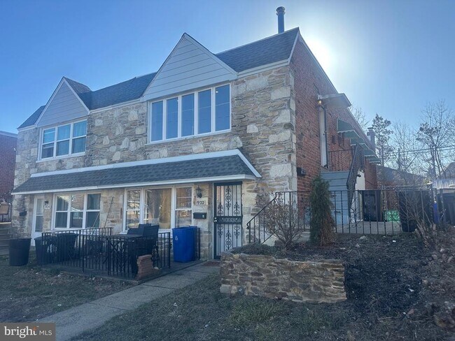 1922 Goodnaw St in Philadelphia, PA - Building Photo - Building Photo