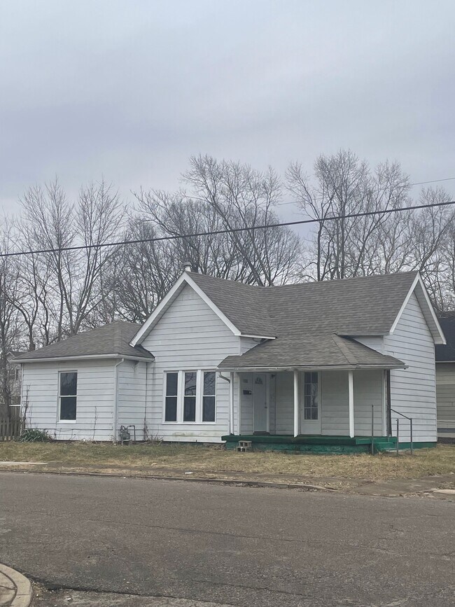 1502 Cedar St in Anderson, IN - Building Photo - Building Photo