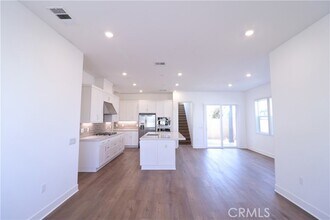 273 Shoveler in Irvine, CA - Building Photo - Building Photo