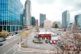 10410 NE 2nd St in Bellevue, WA - Building Photo - Building Photo