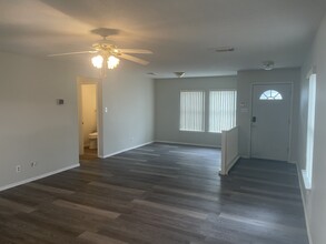 13811 Wondering Oak in San Antonio, TX - Building Photo - Building Photo