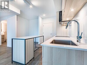 251 Masonry Wy in Mississauga, ON - Building Photo - Building Photo