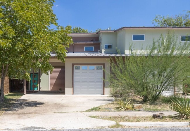 property at 1702 Forest Hill Dr