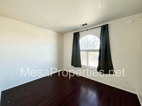 12261 Luna Rd in Victorville, CA - Building Photo - Building Photo