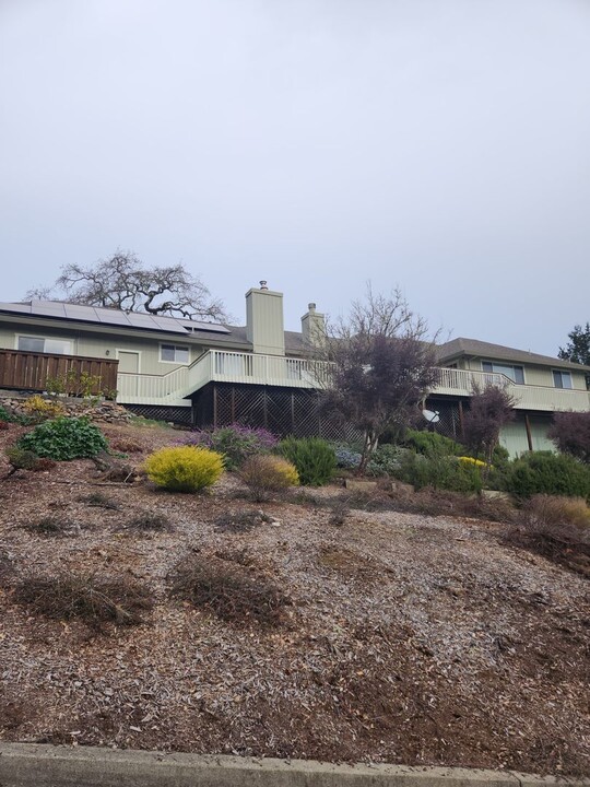 435 Trail Ridge Pl in Santa Rosa, CA - Foto de edificio