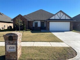 4509 Black Mesa Ln in Yukon, OK - Building Photo