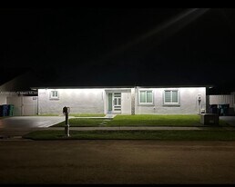 20521 SW 125th Ave in Miami, FL - Building Photo