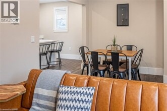 3 Locust St in Kitchener, ON - Building Photo - Building Photo