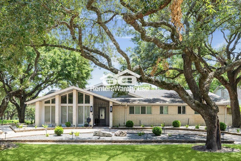 5223 Braesvalley Dr in Houston, TX - Building Photo