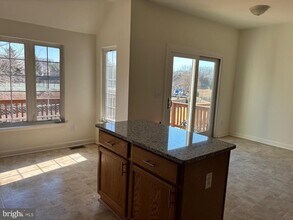 14274 Madrigal Dr in Woodbridge, VA - Building Photo - Building Photo