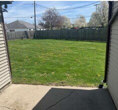 4222 Foxfire Ct in Toledo, OH - Building Photo - Building Photo