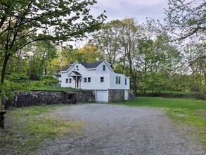 16 Lake Ave in Monroe, NY - Building Photo - Building Photo