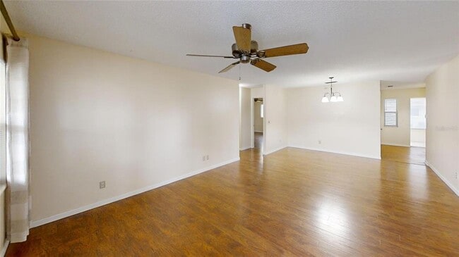 8831 SW 94 Ln in Ocala, FL - Foto de edificio - Building Photo