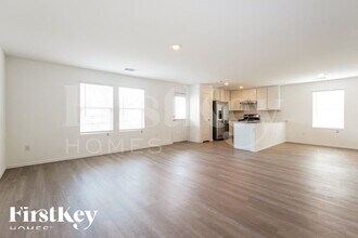 6512 Arid Wy in San Antonio, TX - Foto de edificio - Building Photo