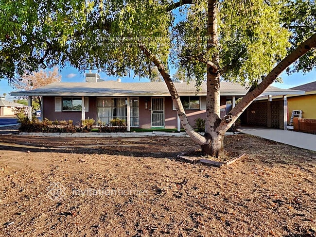 property at 3036 W Elm St