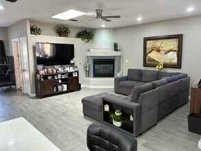 243 Glenridge Park Ln NE in Albuquerque, NM - Building Photo - Building Photo