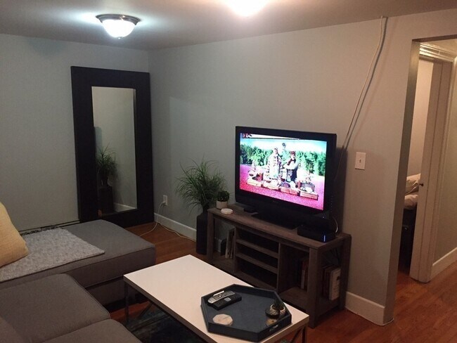 10 Springer St, Unit 3 in Boston, MA - Building Photo - Building Photo