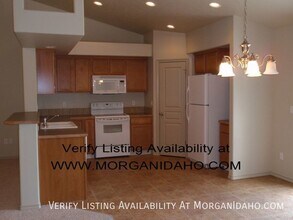 1621 W Streamside Ave in Nampa, ID - Building Photo - Building Photo