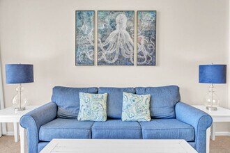 7205 Thomas Dr in Panama City Beach, FL - Building Photo - Building Photo