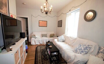 11 Babcock St, Unit 2 in Brookline, MA - Building Photo - Building Photo