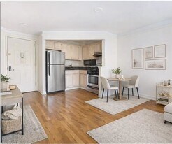 394 E 8th St, Unit 2F in New York, NY - Building Photo