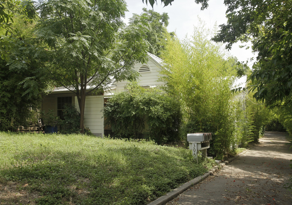 304 E 32nd St in Austin, TX - Building Photo