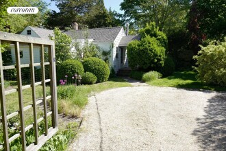 46 Oak Ln in Amagansett, NY - Building Photo - Building Photo