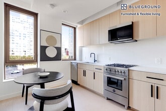 478 Kent Ave in Brooklyn, NY - Foto de edificio - Building Photo